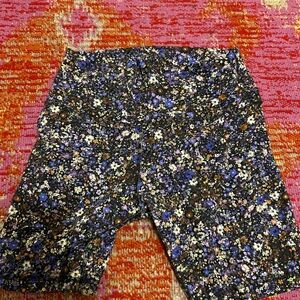 lululemon athletica Floral Women's Shorts - Black and Blue
